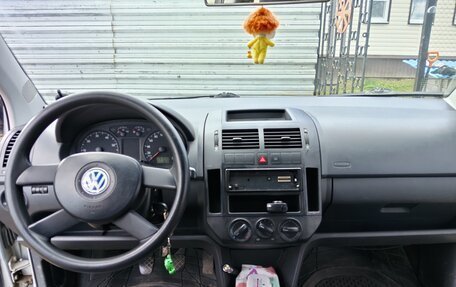 Volkswagen Polo IV рестайлинг, 2002 год, 250 000 рублей, 5 фотография