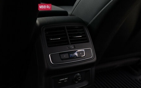 Audi A4, 2019 год, 2 750 000 рублей, 12 фотография