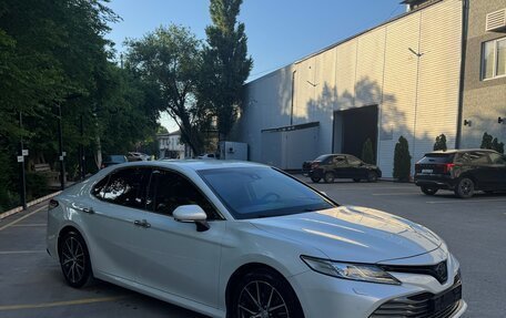 Toyota Camry, 2019 год, 2 600 000 рублей, 1 фотография