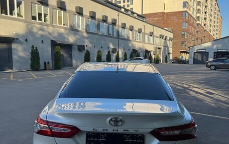 Toyota Camry, 2019 год, 2 600 000 рублей, 4 фотография
