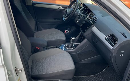 Volkswagen Tiguan II, 2020 год, 2 990 000 рублей, 16 фотография
