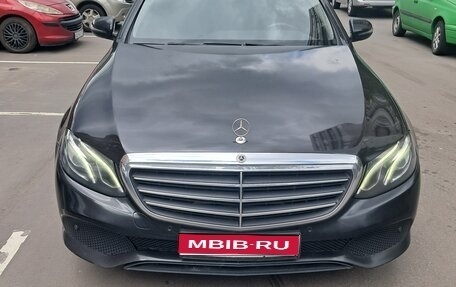 Mercedes-Benz E-Класс, 2020 год, 2 250 000 рублей, 1 фотография