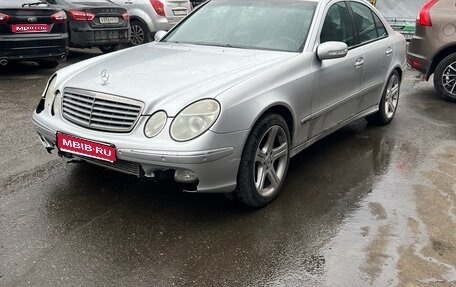 Mercedes-Benz E-Класс, 2004 год, 450 000 рублей, 1 фотография
