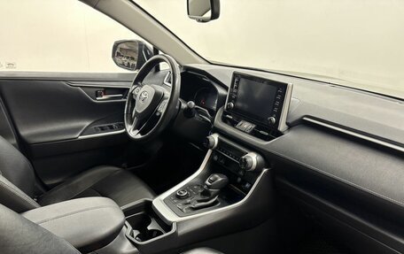 Toyota RAV4, 2020 год, 3 370 000 рублей, 12 фотография