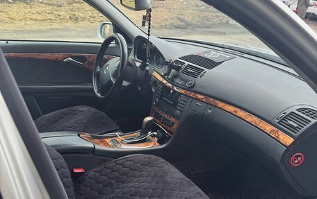 Mercedes-Benz E-Класс, 2004 год, 450 000 рублей, 8 фотография
