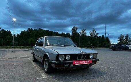 BMW 5 серия, 1986 год, 300 000 рублей, 3 фотография