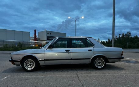 BMW 5 серия, 1986 год, 300 000 рублей, 9 фотография