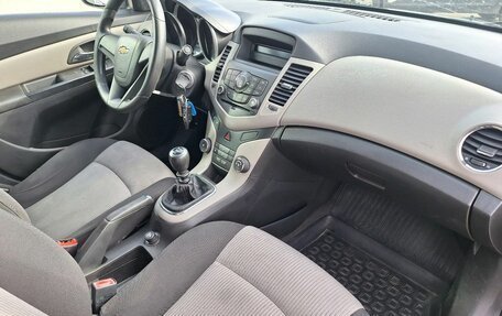 Chevrolet Cruze II, 2011 год, 379 000 рублей, 18 фотография