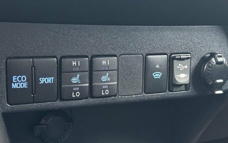 Toyota RAV4, 2016 год, 2 550 000 рублей, 29 фотография