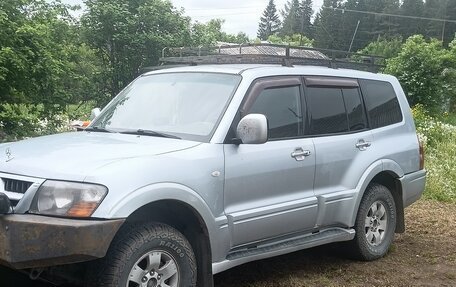 Mitsubishi Pajero III рестайлинг, 2004 год, 850 000 рублей, 1 фотография
