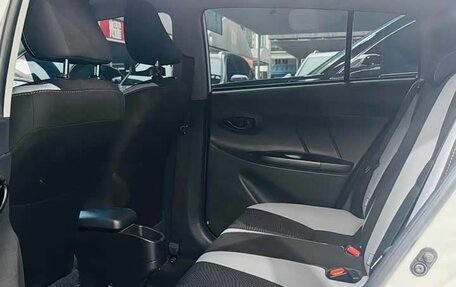 Toyota Yaris XP150 рестайлинг, 2022 год, 1 120 000 рублей, 6 фотография