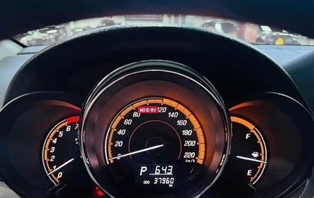 Toyota Yaris XP150 рестайлинг, 2022 год, 1 120 000 рублей, 5 фотография