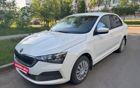 Skoda Rapid II, 2022 год, 1 555 000 рублей, 2 фотография