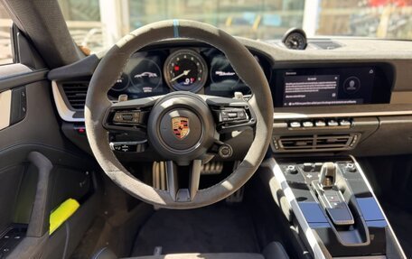 Porsche 911, 2022 год, 35 000 000 рублей, 19 фотография