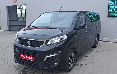 Peugeot Traveller I, 2019 год, 3 250 000 рублей, 1 фотография