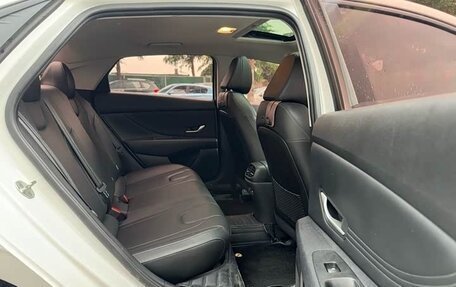 Hyundai Elantra, 2023 год, 1 420 000 рублей, 17 фотография