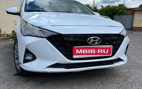 Hyundai Solaris II рестайлинг, 2021 год, 1 400 000 рублей, 1 фотография