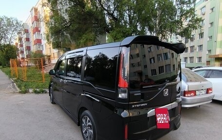 Honda Stepwgn IV, 2015 год, 1 650 000 рублей, 2 фотография