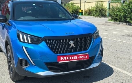 Peugeot 2008 II, 2022 год, 1 999 000 рублей, 2 фотография
