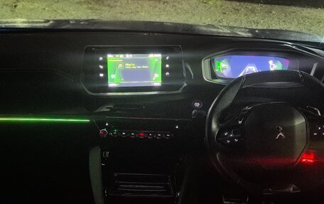 Peugeot 2008 II, 2022 год, 1 999 000 рублей, 16 фотография