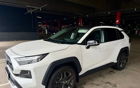 Toyota RAV4, 2025 год, 3 999 000 рублей, 2 фотография