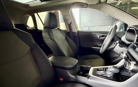 Toyota RAV4, 2025 год, 3 999 000 рублей, 13 фотография