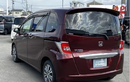 Honda Freed I, 2013 год, 830 000 рублей, 4 фотография