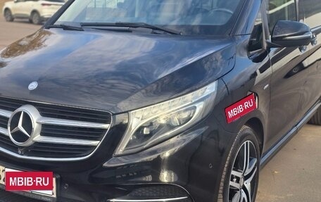 Mercedes-Benz V-Класс, 2017 год, 4 500 000 рублей, 6 фотография