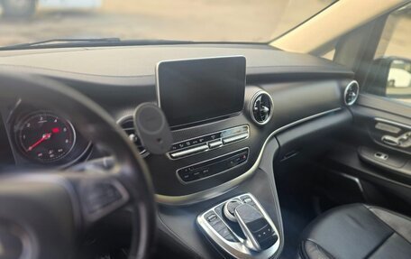 Mercedes-Benz V-Класс, 2017 год, 4 500 000 рублей, 14 фотография