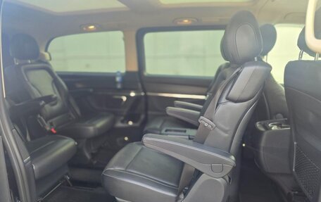 Mercedes-Benz V-Класс, 2017 год, 4 500 000 рублей, 16 фотография