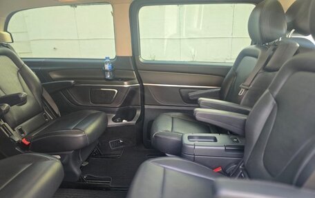 Mercedes-Benz V-Класс, 2017 год, 4 500 000 рублей, 15 фотография