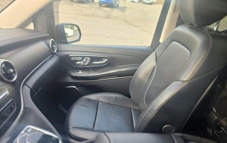 Mercedes-Benz V-Класс, 2017 год, 4 500 000 рублей, 19 фотография