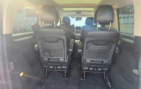 Mercedes-Benz V-Класс, 2017 год, 4 500 000 рублей, 22 фотография