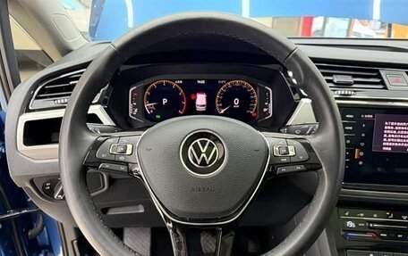 Volkswagen Touran III, 2022 год, 2 200 000 рублей, 9 фотография