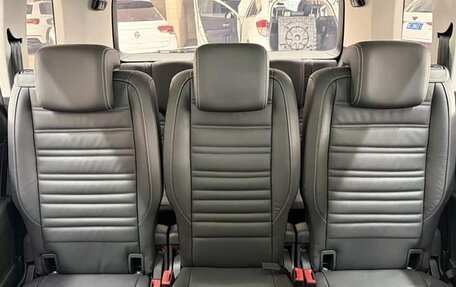 Volkswagen Touran III, 2022 год, 2 200 000 рублей, 19 фотография