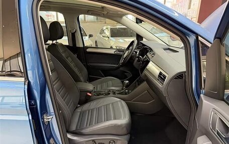 Volkswagen Touran III, 2022 год, 2 200 000 рублей, 14 фотография