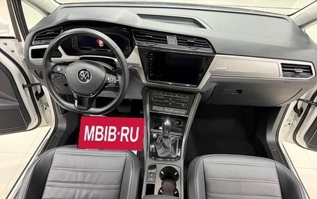Volkswagen Touran III, 2023 год, 2 100 000 рублей, 9 фотография