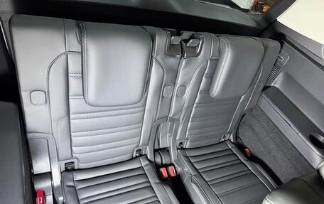 Volkswagen Touran III, 2023 год, 2 100 000 рублей, 20 фотография