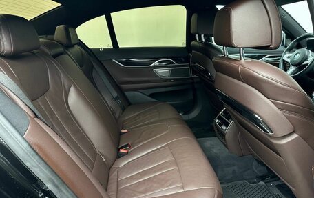 BMW 7 серия, 2018 год, 4 300 000 рублей, 14 фотография