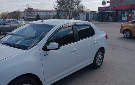 Renault Logan II, 2017 год, 580 000 рублей, 6 фотография
