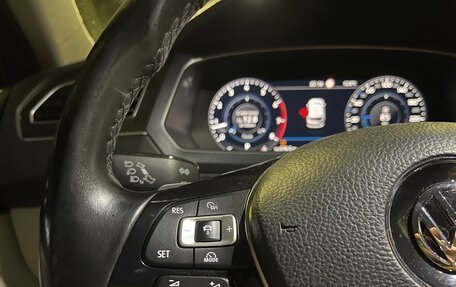 Volkswagen Tiguan II, 2018 год, 2 000 000 рублей, 15 фотография