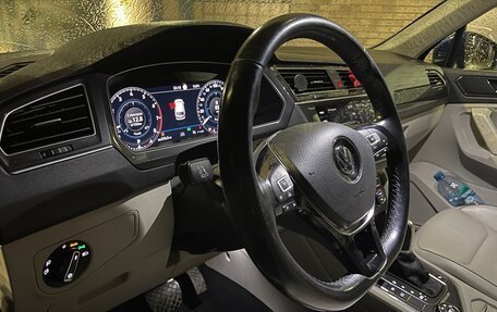 Volkswagen Tiguan II, 2018 год, 2 000 000 рублей, 12 фотография