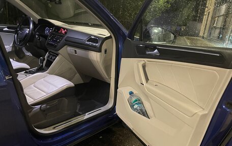 Volkswagen Tiguan II, 2018 год, 2 000 000 рублей, 25 фотография