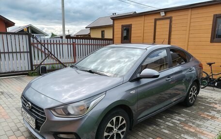 Hyundai Solaris II рестайлинг, 2017 год, 1 300 000 рублей, 2 фотография