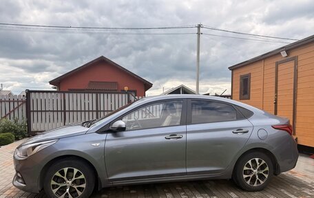 Hyundai Solaris II рестайлинг, 2017 год, 1 300 000 рублей, 3 фотография