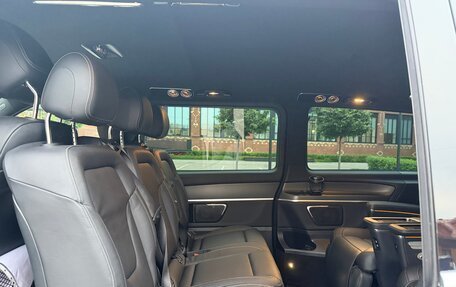 Mercedes-Benz V-Класс, 2023 год, 10 499 999 рублей, 15 фотография