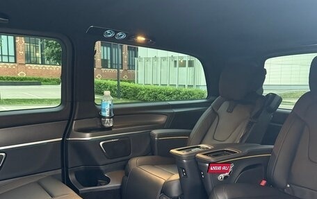 Mercedes-Benz V-Класс, 2023 год, 10 499 999 рублей, 18 фотография