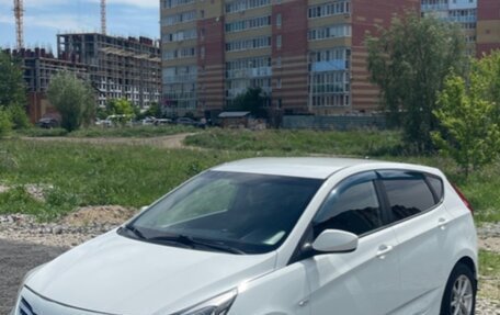 Hyundai Solaris II рестайлинг, 2015 год, 930 000 рублей, 2 фотография