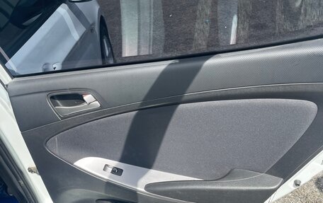 Hyundai Solaris II рестайлинг, 2015 год, 930 000 рублей, 11 фотография