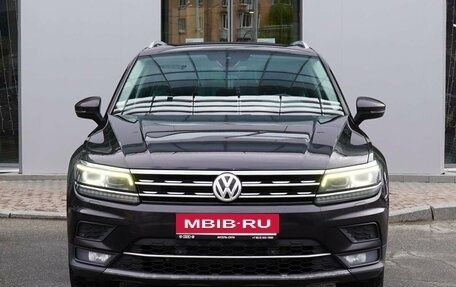 Volkswagen Tiguan II, 2019 год, 2 520 000 рублей, 2 фотография